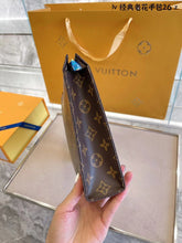 Load image into Gallery viewer, Brown Leather Clutch Bag