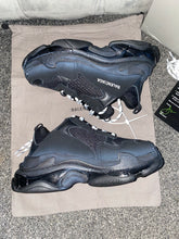 Load image into Gallery viewer, Triple Trainers - All Black