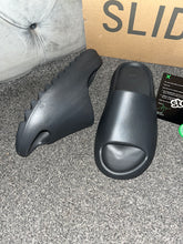 Load image into Gallery viewer, Black Foam Sliders