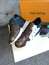 Load image into Gallery viewer, Mens Brown Trainers