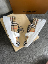 Load image into Gallery viewer, White Burb Trainers