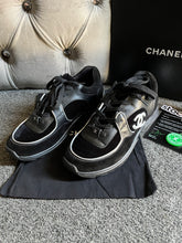 Load image into Gallery viewer, Black & Silver Runner Trainers