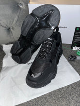 Load image into Gallery viewer, Triple Trainers - All Black