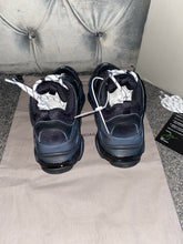 Load image into Gallery viewer, Triple Trainers - All Black