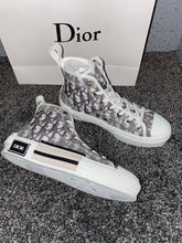 Load image into Gallery viewer, Paris High Tops