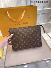 Load image into Gallery viewer, Brown Leather Clutch Bag