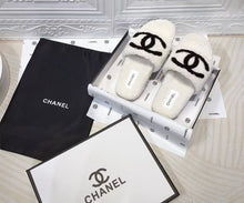 Load image into Gallery viewer, Fluffy C Slippers