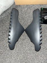 Load image into Gallery viewer, Black Foam Sliders