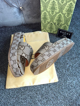 Load image into Gallery viewer, Light Brown Thick G Sliders