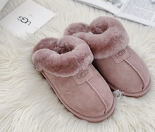 Load image into Gallery viewer, Ugg Slippers