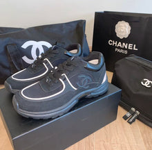 Load image into Gallery viewer, Reflective C Runners