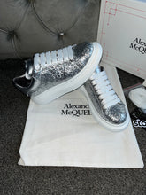 Load image into Gallery viewer, Silver Glittery Queenies