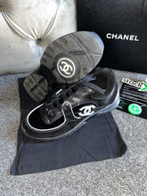 Load image into Gallery viewer, Black & Silver Runner Trainers