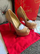 Load image into Gallery viewer, Closed Back Beige Heels