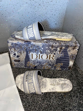 Load image into Gallery viewer, Light Grey Paris Sandals