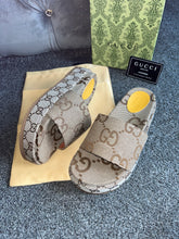 Load image into Gallery viewer, Light Brown Thick G Sliders