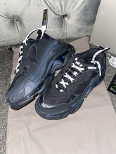 Load image into Gallery viewer, Triple Trainers - All Black