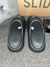 Load image into Gallery viewer, Black Foam Sliders