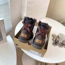 Load image into Gallery viewer, Bow Ugg Boots