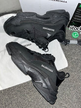 Load image into Gallery viewer, Triple Trainers - All Black