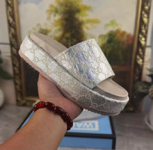 Load image into Gallery viewer, G Thick Platform Sliders