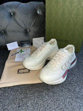 Load image into Gallery viewer, Rhyton Logo Trainer