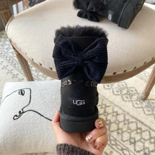 Load image into Gallery viewer, Bow Boots
