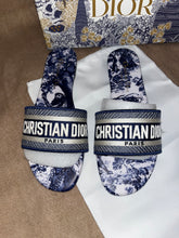 Load image into Gallery viewer, Diora Sandals
