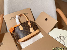 Load image into Gallery viewer, Alma BB Handbag
