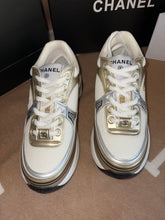 Load image into Gallery viewer, Gold C Runner Trainers

