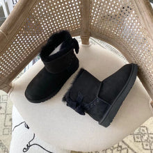 Load image into Gallery viewer, Bow Boots

