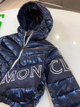 Load image into Gallery viewer, Shinny Winter Coat
