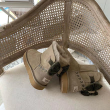 Load image into Gallery viewer, Bow Boots
