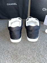 Load image into Gallery viewer, Black Material C Trainers
