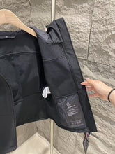 Load image into Gallery viewer, Mon New Style Jacket
