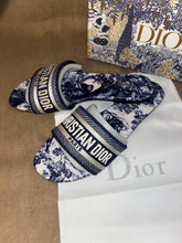 Load image into Gallery viewer, Diora Sandals
