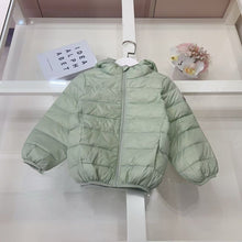 Load image into Gallery viewer, Kids M Winter Jacket
