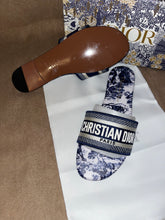 Load image into Gallery viewer, Diora Sandals
