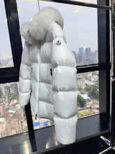 Load image into Gallery viewer, Thick Fur Hood Coat
