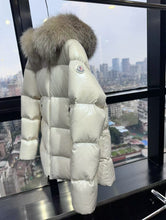 Load image into Gallery viewer, Thick Fur Hood Coat
