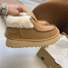 Load image into Gallery viewer, Boot Trainers
