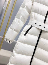 Load image into Gallery viewer, Long MM Winter Coat
