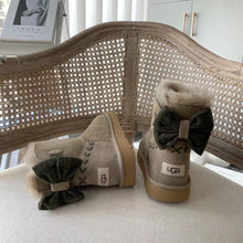 Load image into Gallery viewer, Bow Boots
