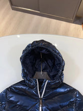 Load image into Gallery viewer, Shinny Winter Coat
