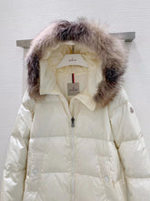 Load image into Gallery viewer, Long Fur Hood Coat
