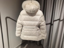 Load image into Gallery viewer, Womens Winter Coat

