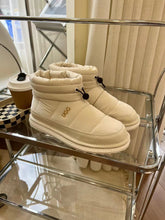 Load image into Gallery viewer, Snow Boots

