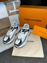 Load image into Gallery viewer, Louis Trainers
