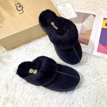 Load image into Gallery viewer, Thick Sole Slippers
