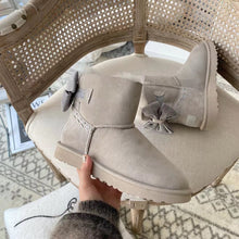 Load image into Gallery viewer, Bow Boots
